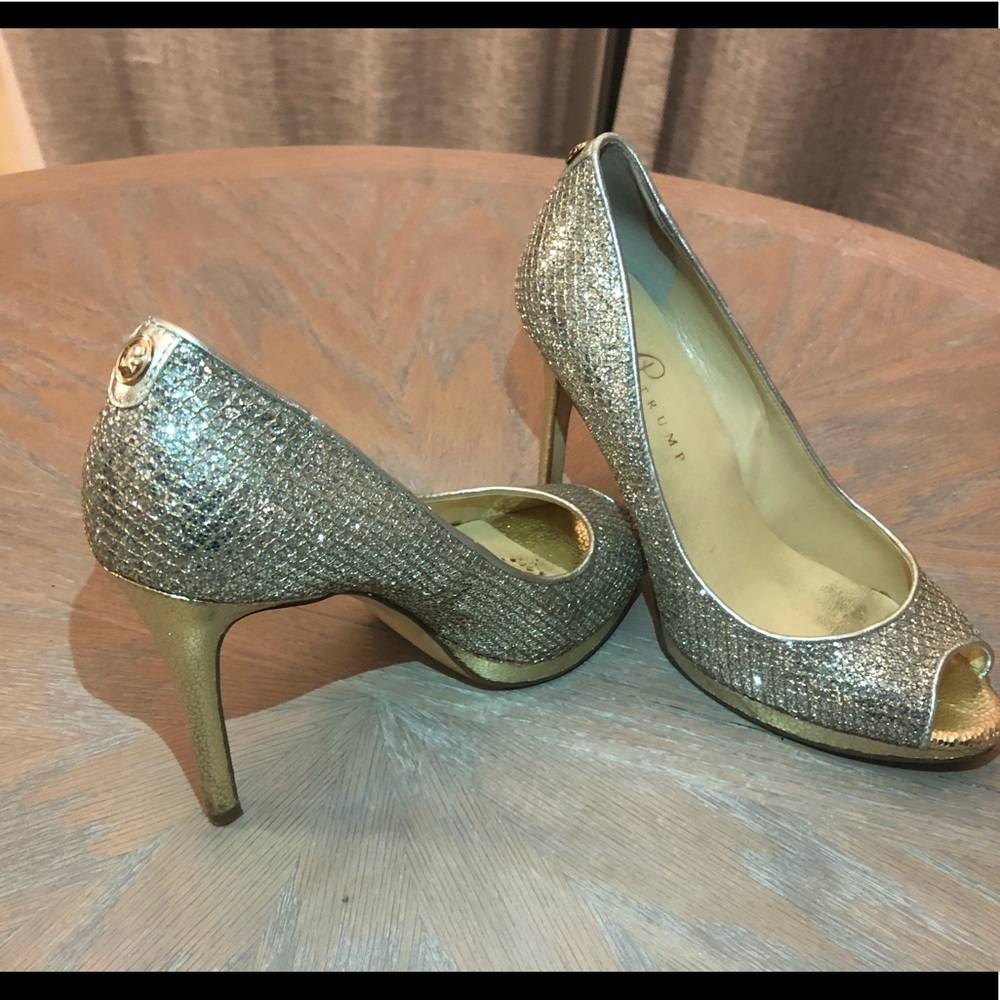 Sparkly pumps